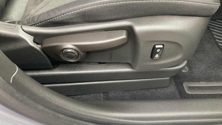 Vauxhall Crossland 1.5 Turbo D [120] Ultimate 5dr Auto Diesel Hatchback